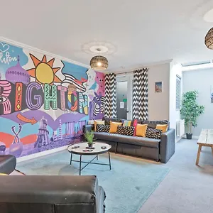Brighton's Best Big House - By My Getaways Brighton
